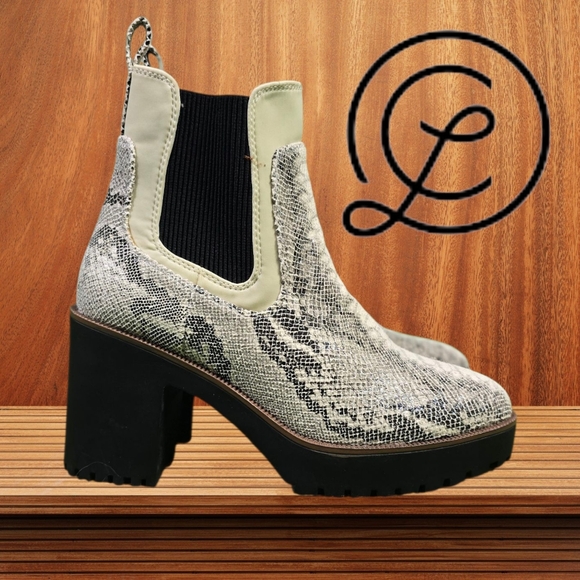 CHINESE LAUNDRY | CREAM & GREY NEO SNAKESKIN LUG SOLE HEELD CHELSEA BOOTS - Picture 1 of 16